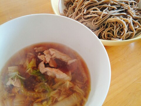 白菜と豚肉の温かいつけ蕎麦